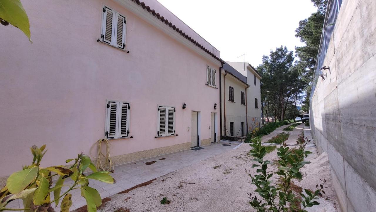 Residenza La Pineta Orosei Villa ภายนอก รูปภาพ