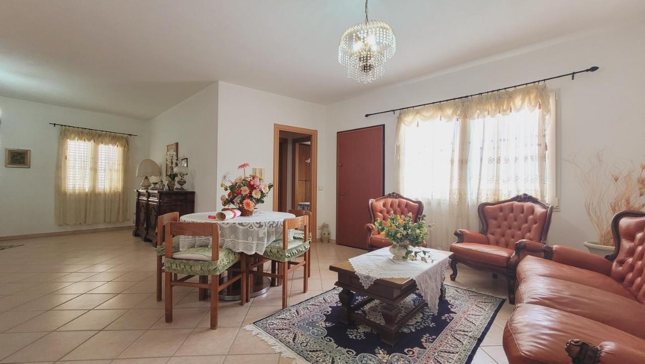 Residenza La Pineta Orosei Villa ภายนอก รูปภาพ